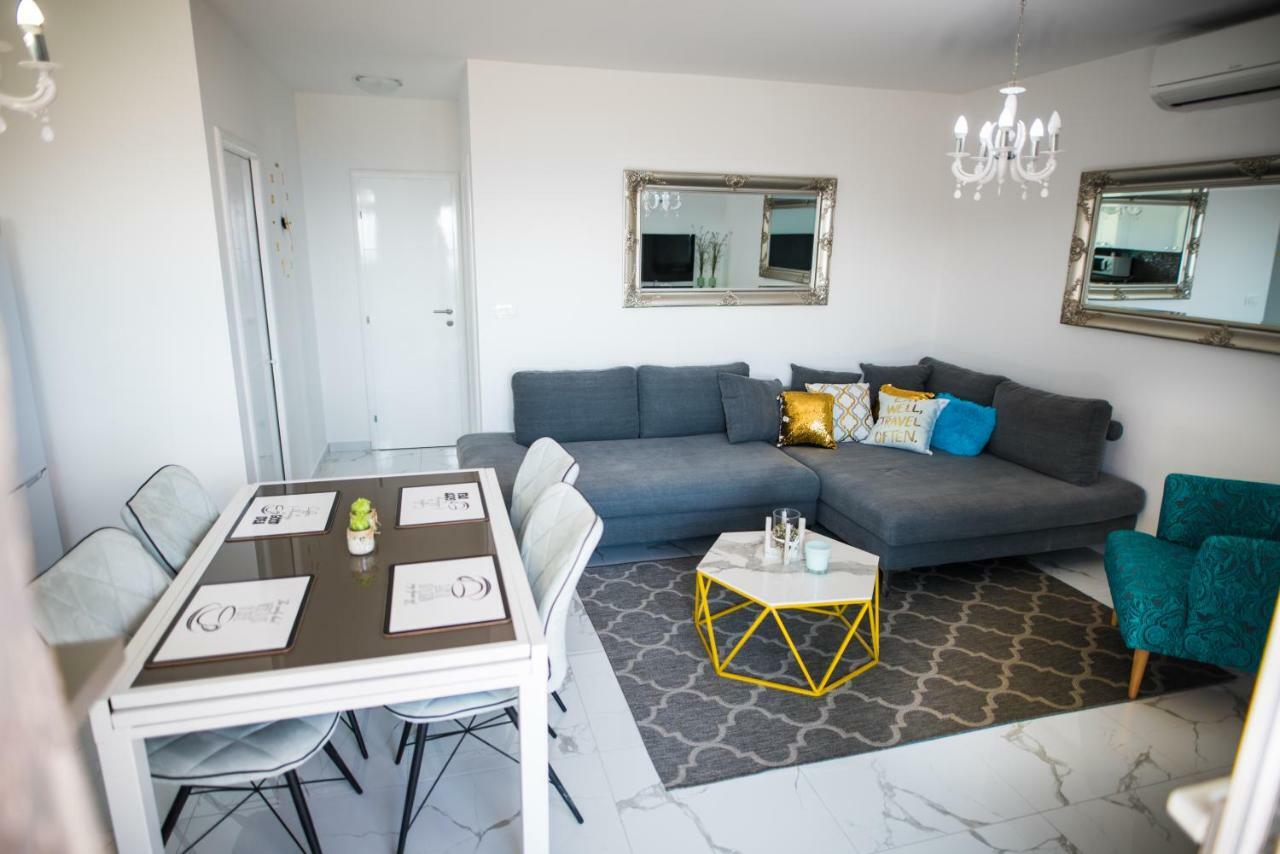 Mikulic Apartment